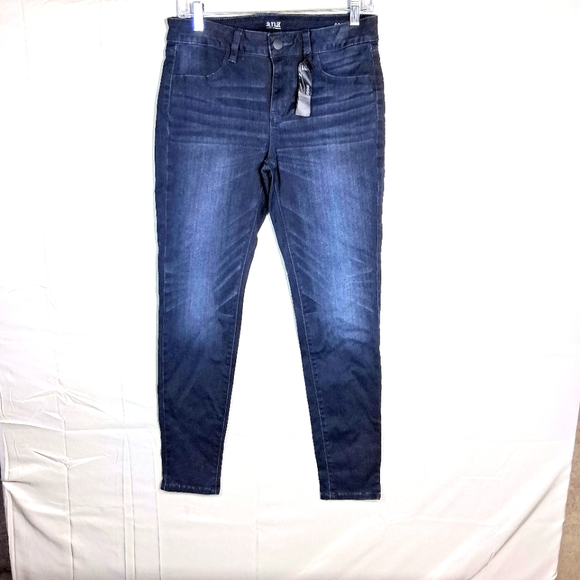 a.n.a. Women's Size 29/4 Dark Blue Comfort Stretch Denim Jeggings/Jeans - Picture 1 of 7